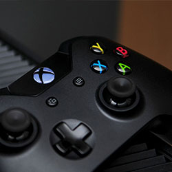 双人床上做的运动打扑克的视频